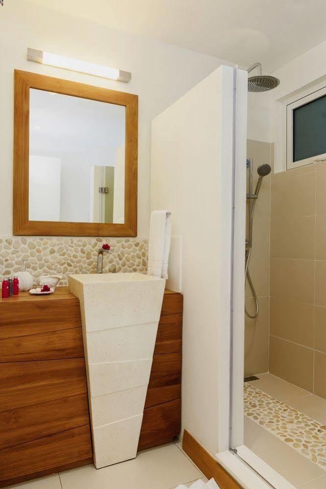 Myra Seafront Suites With Lov Кап Малюро Екстериор снимка