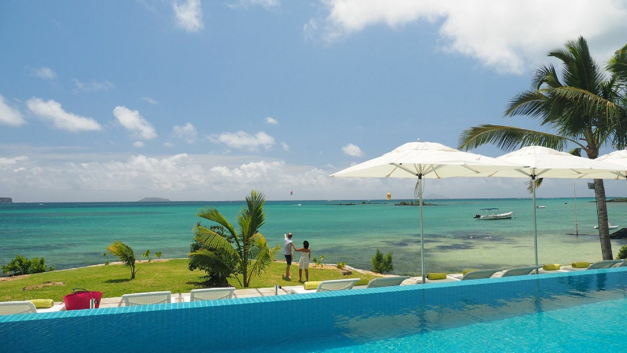 Myra Seafront Suites With Lov Кап Малюро Екстериор снимка